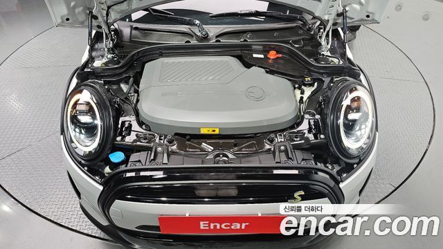 MINI Cooper Electric SE Electric 3rd 2022 — фото 6