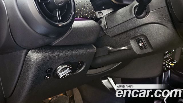 MINI Cooper Electric SE Electric 3rd 2022 — фото 21