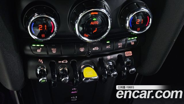 MINI Cooper Electric SE Electric 3rd 2022 — фото 24