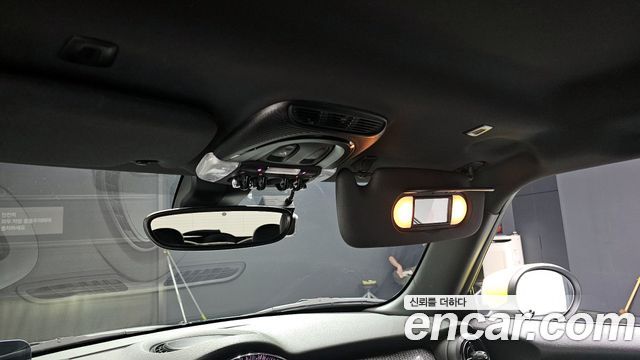 MINI Cooper Electric SE Electric 3rd 2022 — фото 36