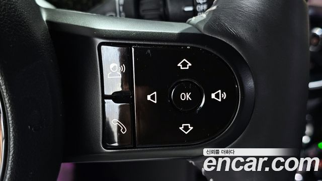 MINI Cooper Electric SE Electric 3rd 2022 — фото 38