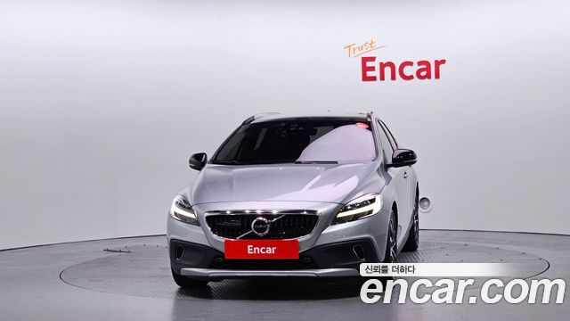 Volvo V40 Cross Country D3 2019 — фото 3