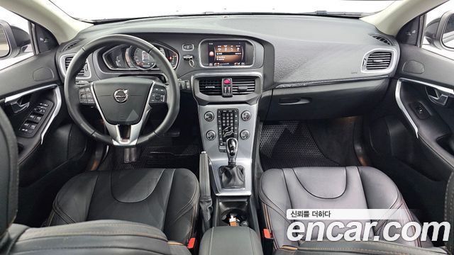 Volvo V40 Cross Country D3 2019 — фото 7