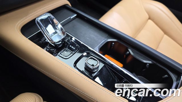 Volvo XC90 (II) T8 Ultimate Bright Hybrid 2023 — фото 9
