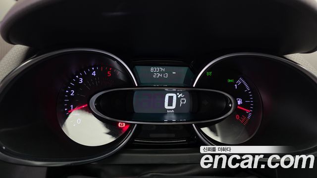 Renault Korea Clio Intens 2018 — фото 8