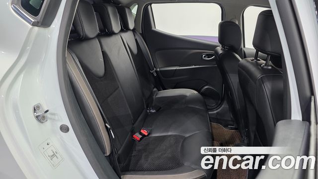 Renault Korea Clio Intens 2018 — фото 12