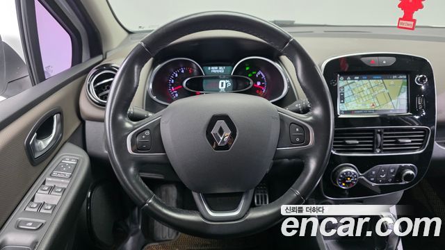 Renault Korea Clio Intens 2018 — фото 13