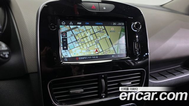 Renault Korea Clio Intens 2018 — фото 14