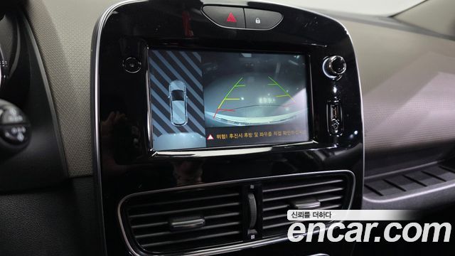 Renault Korea Clio Intens 2018 — фото 15