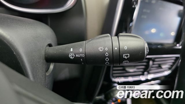 Renault Korea Clio Intens 2018 — фото 18