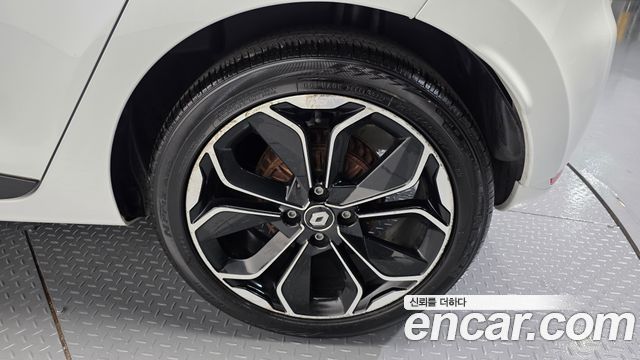 Renault Korea Clio Intens 2018 — фото 21