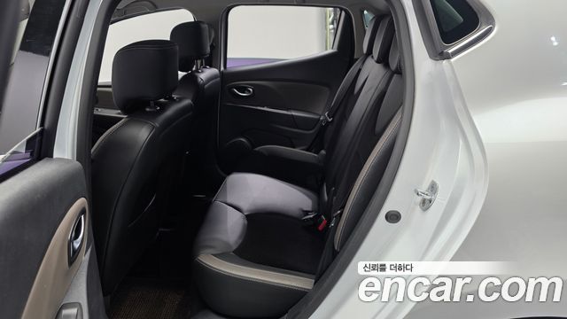 Renault Korea Clio Intens 2018 — фото 26