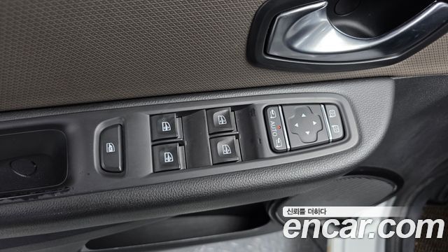 Renault Korea Clio Intens 2018 — фото 27