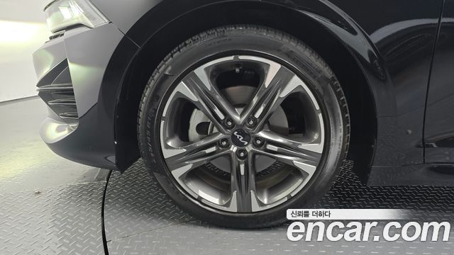 Kia K5 (III) 2.0 Prestige 2023 — фото 21