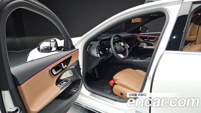 Mercedes-Benz E-Class (W214) E300 4MATIC AMG Line 2025 — фото 10