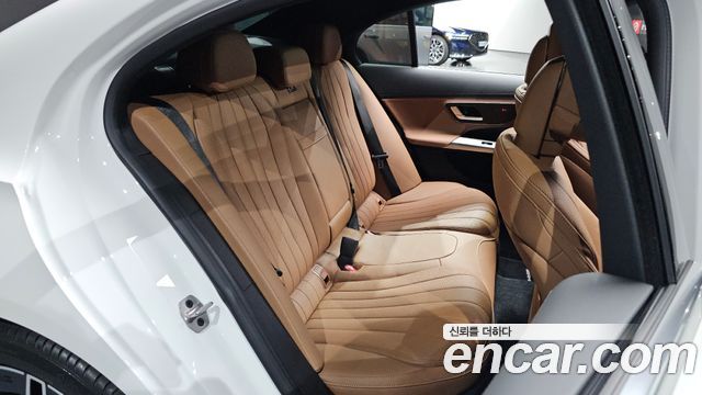Mercedes-Benz E-Class (W214) E300 4MATIC AMG Line 2025 — фото 15