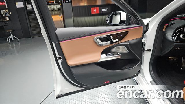 Mercedes-Benz E-Class (W214) E300 4MATIC AMG Line 2025 — фото 30