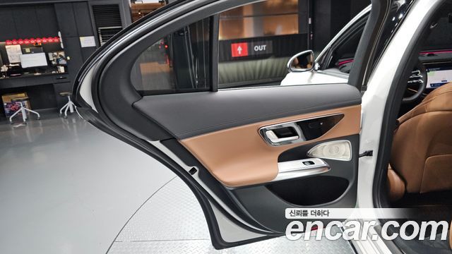 Mercedes-Benz E-Class (W214) E300 4MATIC AMG Line 2025 — фото 31