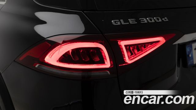 Mercedes-Benz GLE-Class (W167) GLE300d 4MATIC 2022 — фото 23