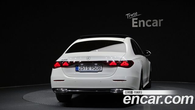 Mercedes-Benz E-Class (W214) E200 Avantgarde 2025 — фото 4
