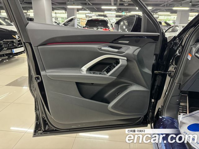 Audi Q5 (80A) 40 TDI Quattro S Line Black Edition 2025 — фото 9
