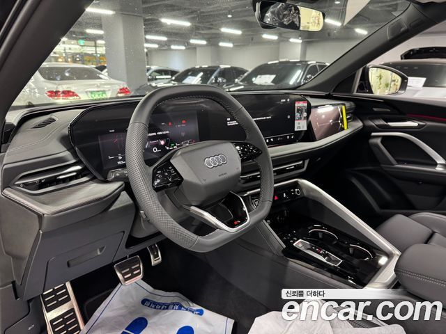 Audi Q5 (80A) 40 TDI Quattro S Line Black Edition 2025 — фото 10