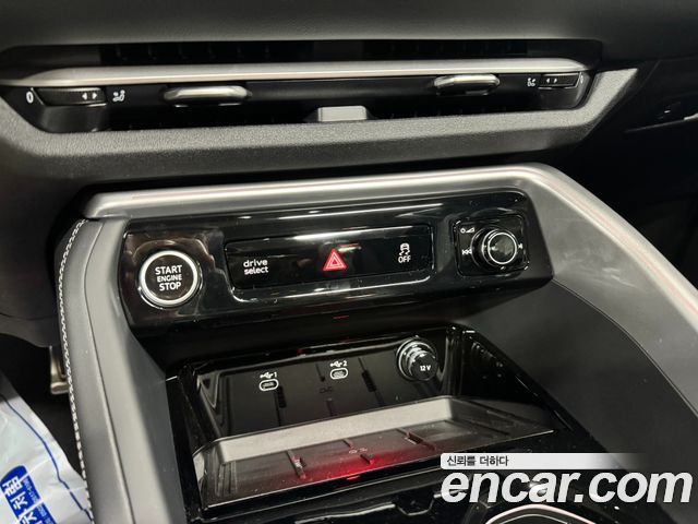 Audi Q5 (80A) 40 TDI Quattro S Line Black Edition 2025 — фото 17
