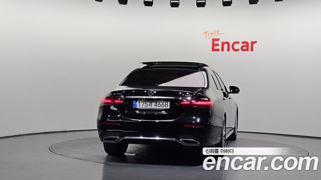 Mercedes-Benz E-Class (W213) E350 4MATIC AMG Line 2022 — фото 4