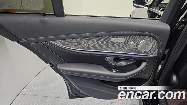 Mercedes-Benz E-Class (W213) E350 4MATIC AMG Line 2022 — фото 31