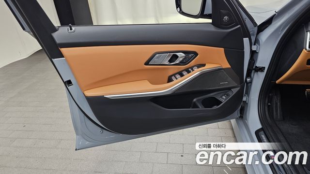 BMW 3 Series (G20) 320i M Sport 2025 — фото 30