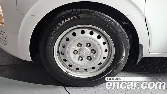 Hyundai Staria Cargo 3-Seater Smart 2023 — фото 5