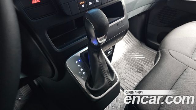 Hyundai Staria Cargo 3-Seater Smart 2023 — фото 9