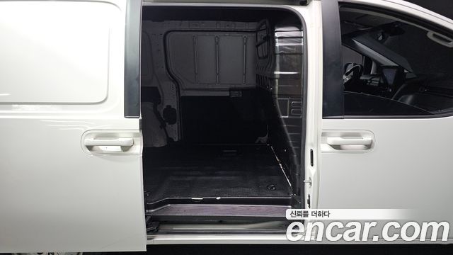 Hyundai Staria Cargo 3-Seater Smart 2023 — фото 19