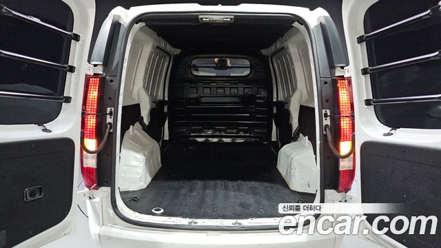 Hyundai Staria Cargo 3-Seater Smart 2023 — фото 20