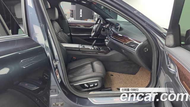BMW 7 Series (G11) 730Ld xDrive 2016 — фото 11