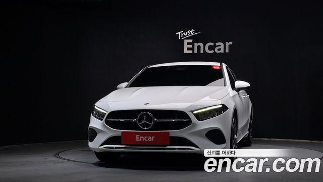 Mercedes-Benz A-Class (W177) A220 Sedan 2024 — фото 3