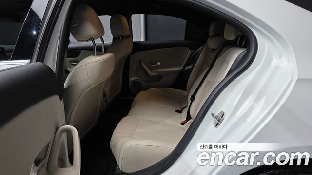 Mercedes-Benz A-Class (W177) A220 Sedan 2024 — фото 12