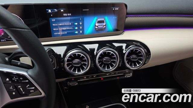 Mercedes-Benz A-Class (W177) A220 Sedan 2024 — фото 14