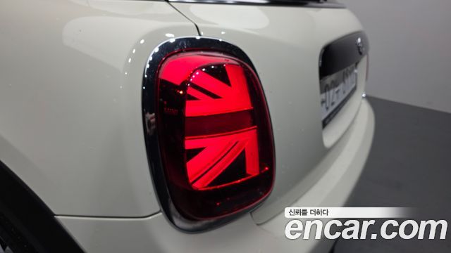 MINI Cooper 5Door HIGH 3rd 2019 — фото 29