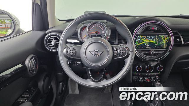 MINI Cooper 5Door HIGH 3rd 2019 — фото 35