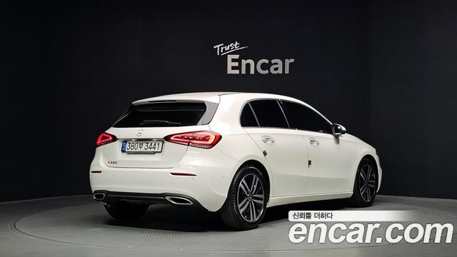 Mercedes-Benz A-Class (W177) A220 Hatchback 2021 — фото 2