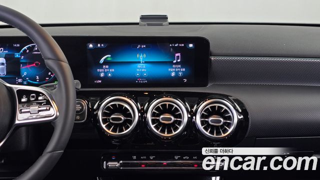 Mercedes-Benz A-Class (W177) A220 Hatchback 2021 — фото 12