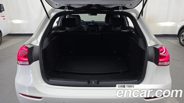 Mercedes-Benz A-Class (W177) A220 Hatchback 2021 — фото 20