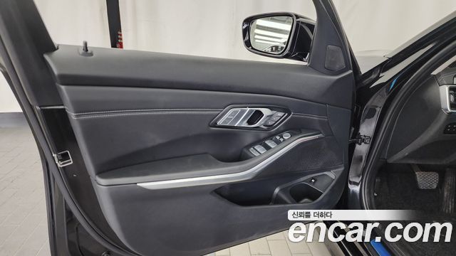 BMW 3 Series (G20) 320e Luxury 2022 — фото 24