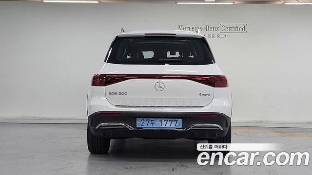 Mercedes-Benz EQB (X243) EQB300 4MATIC AMG Line 2026 — фото 4