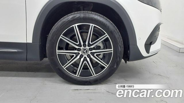 Mercedes-Benz EQB (X243) EQB300 4MATIC AMG Line 2026 — фото 5