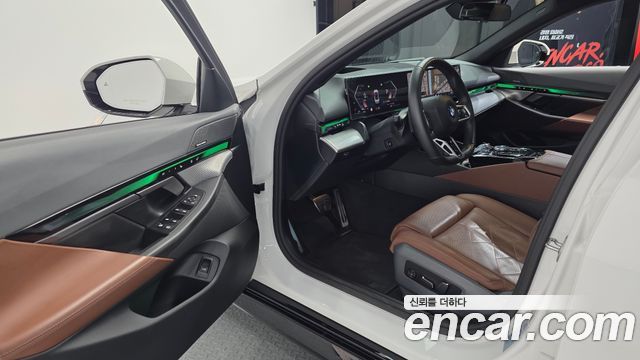 BMW 5 Series (G60) 530i xDrive M Sport 2024 — фото 10