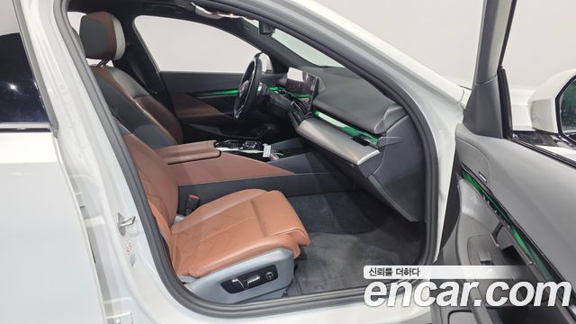 BMW 5 Series (G60) 530i xDrive M Sport 2024 — фото 11