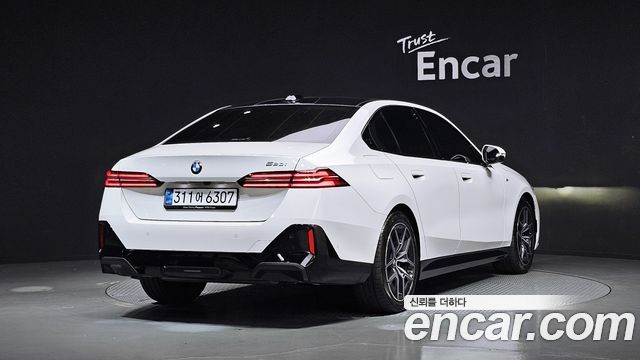 BMW 5 Series (G60) 520i M Sport 2025 — фото 2