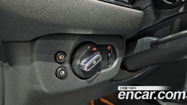 MINI Cooper Clubman Standard 2nd 2017 — фото 12